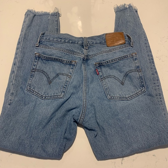 Wedgie Straight Light Wash Distressed High-Rise Cropped Jeans - Picture 3 of 5